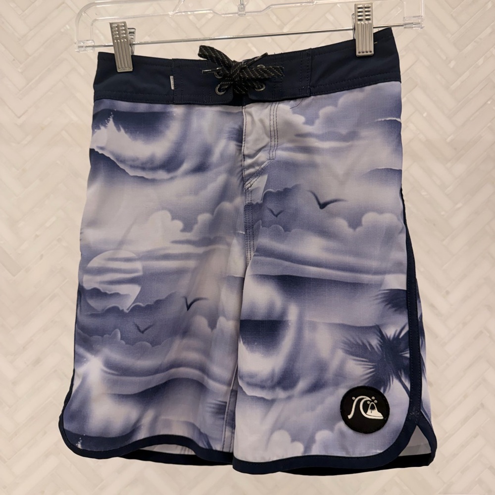 Quiksilver Highline Boys Size 8 Boardshorts